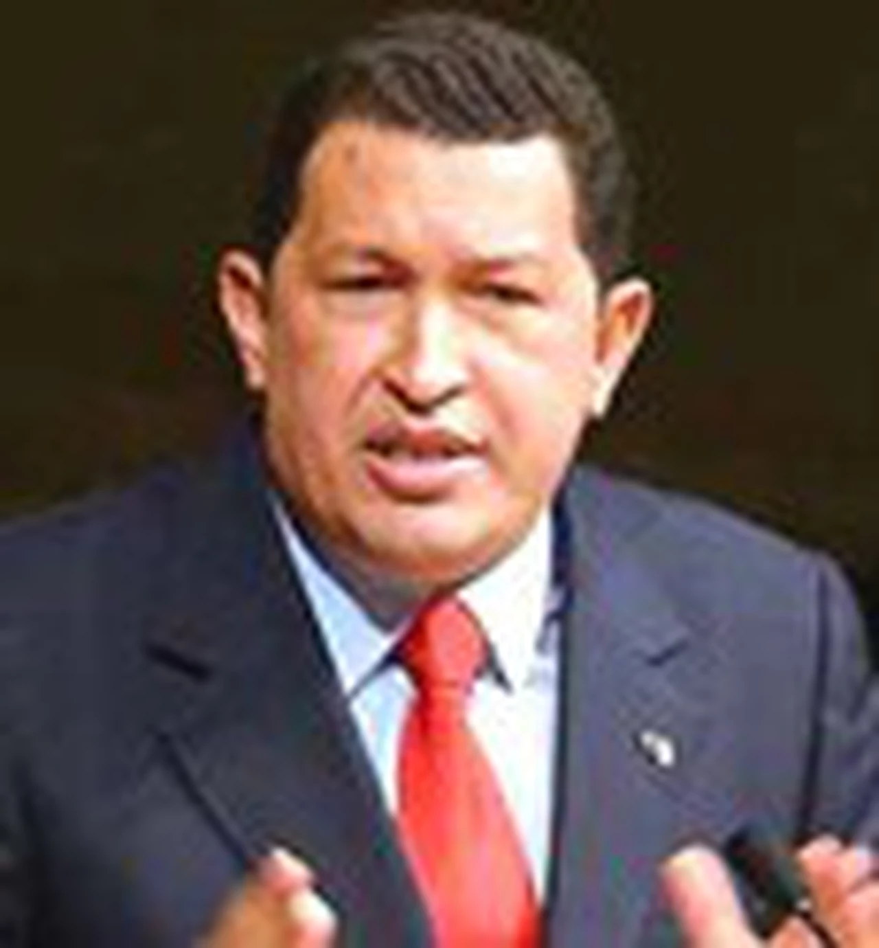 Chavez: ya prestó u$s5000 M, pero cuesta el doble que el FMI