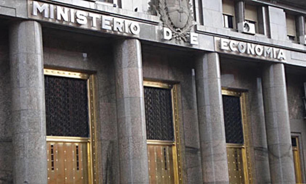 Se lanzó la licitación de letras del Tesoro en pesos y dólares