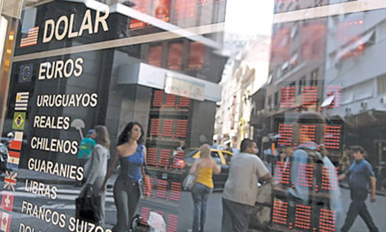 El dólar se vendió a $3,85 en las principales casas de cambio de la city