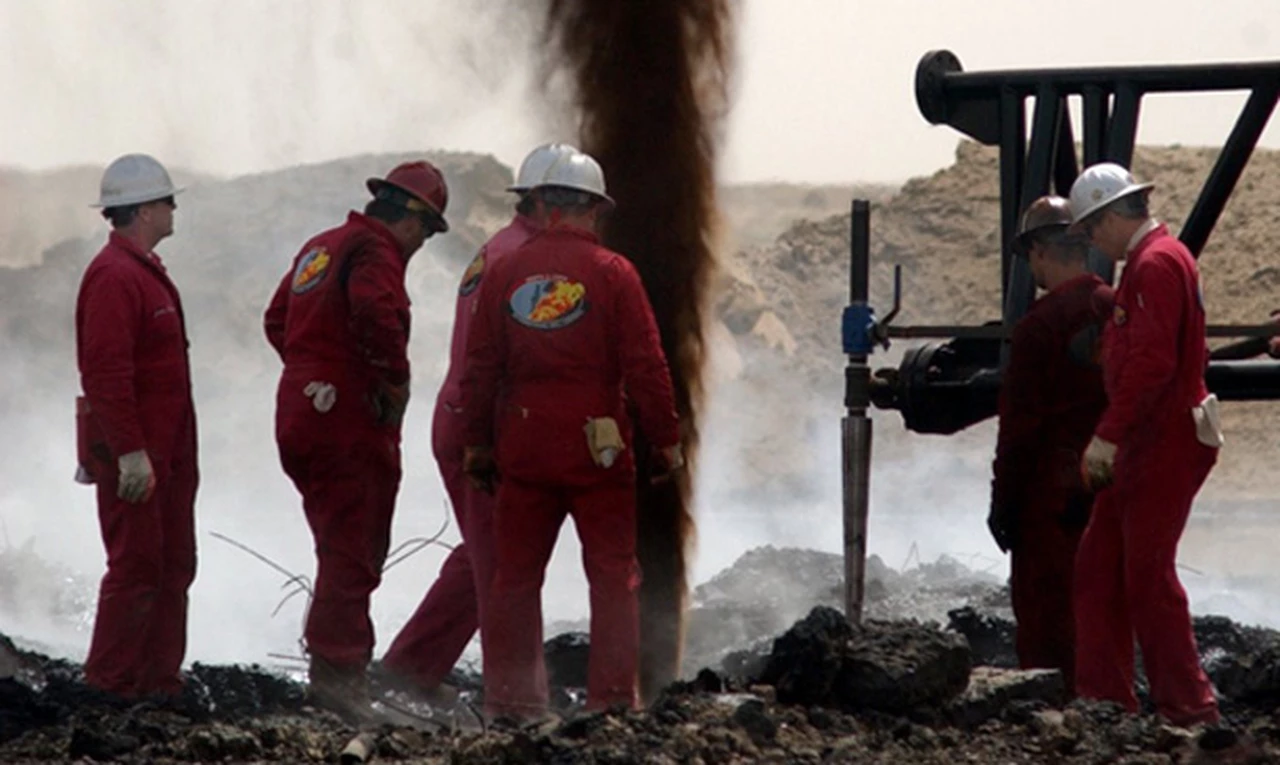 Peligra el abastecimiento de naftas por un paro petrolero en Santa Cruz