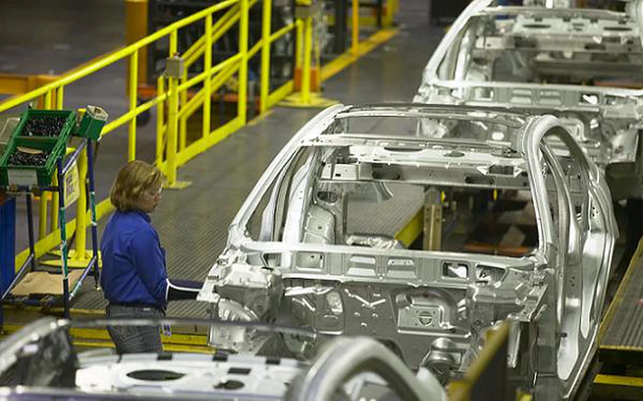 Advierten que Volkswagen despidió a 100 operarios y planea más cesantí­as