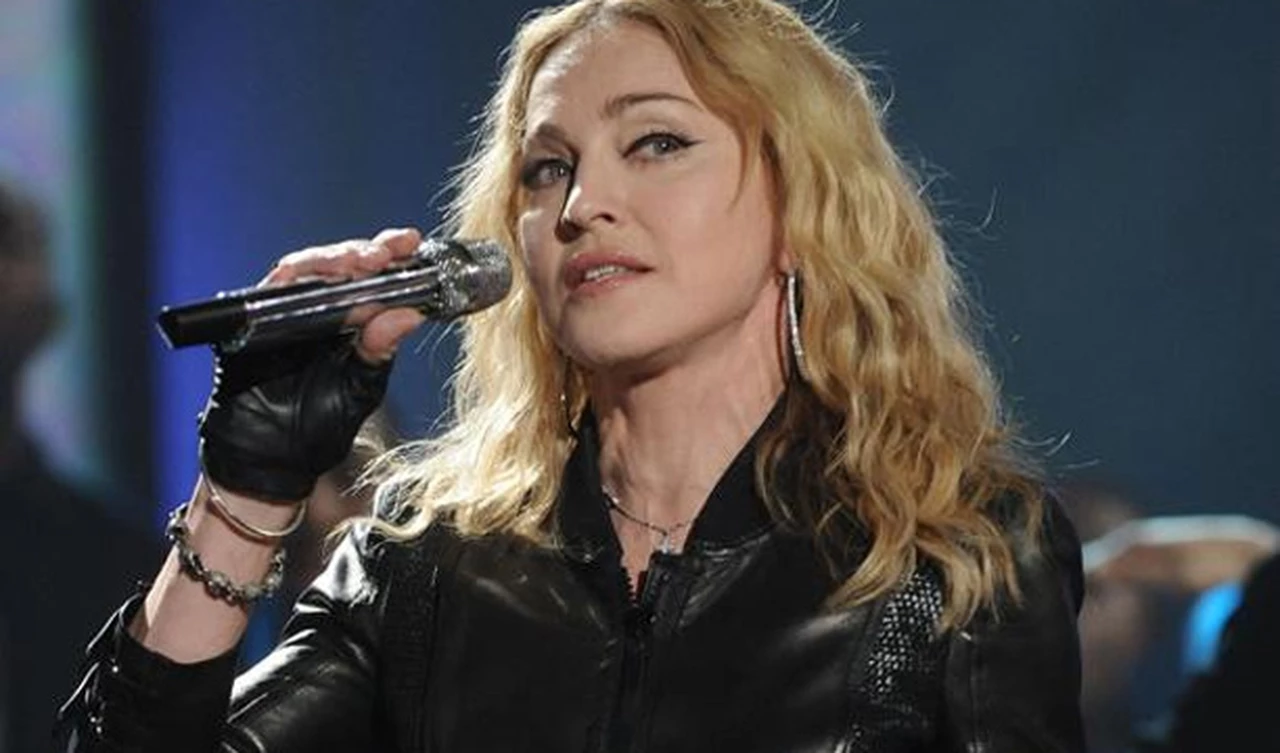 Reina del pop, bufón del cine: Madonna arrancó con malas crí­ticas en Venecia