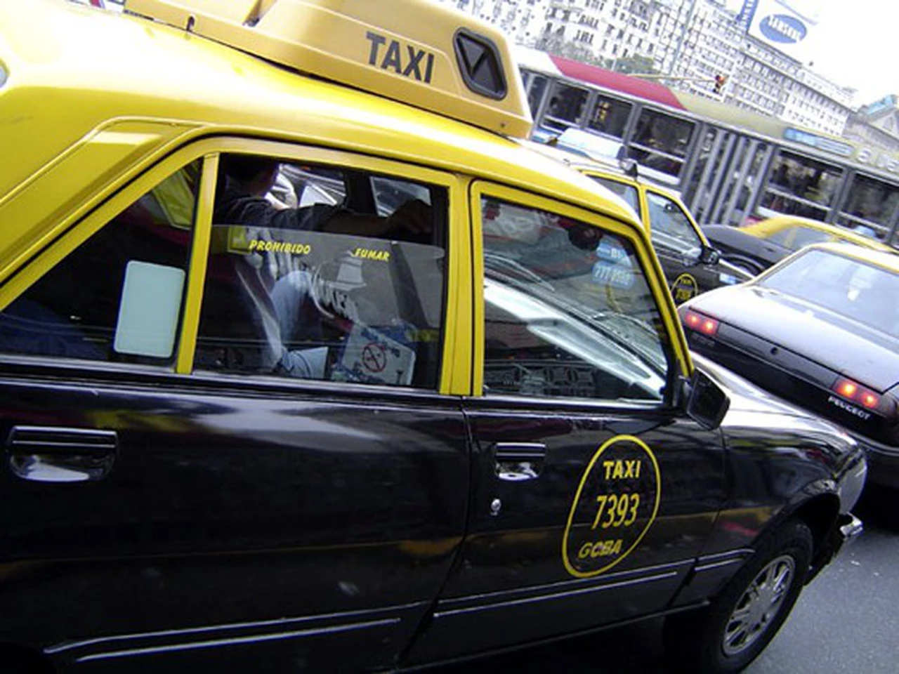 Las licencias de los taxis subieron un 50% en un año en la Capital Federal