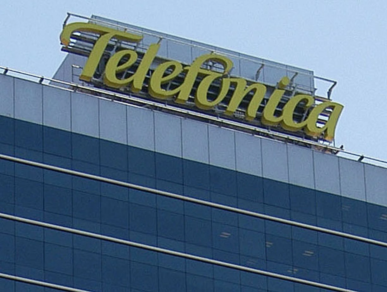 Telefónica admite diálogo con British Telecom por posible compra