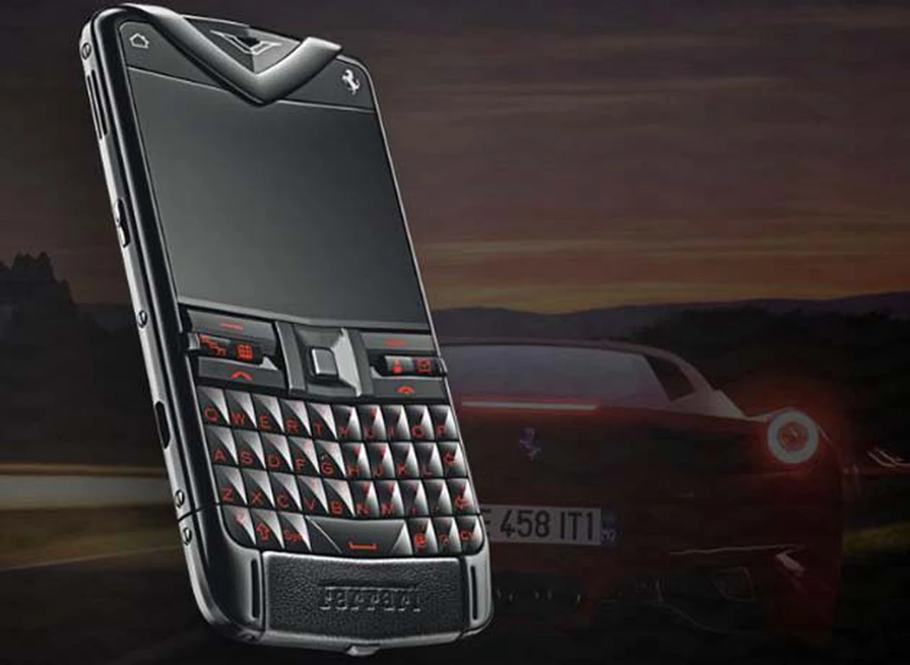 Ferrari lanzó un nuevo teléfono móvil de lujo
