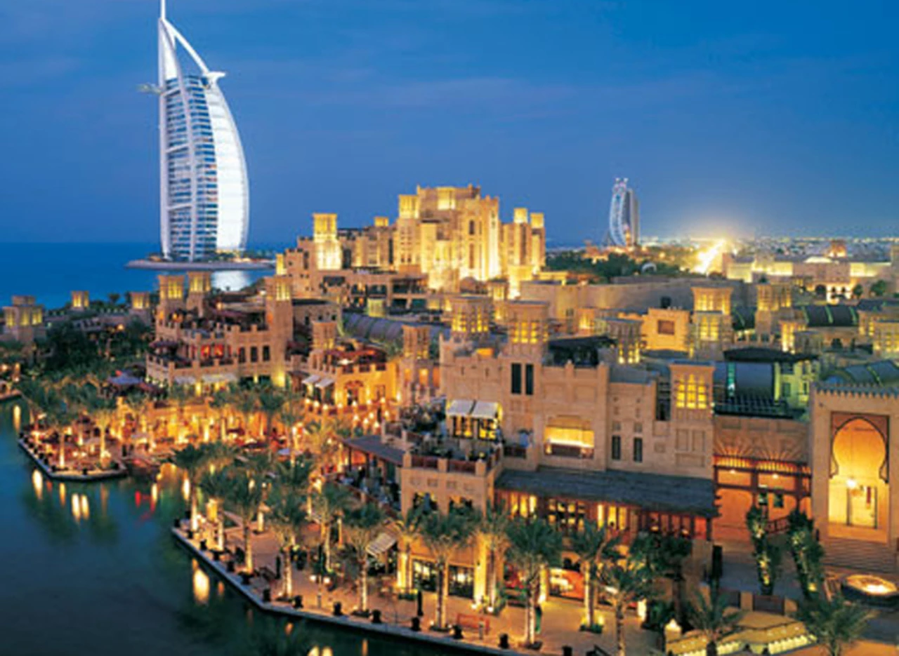 Abu Dhabi, un destino donde el lujo nunca pisa el freno