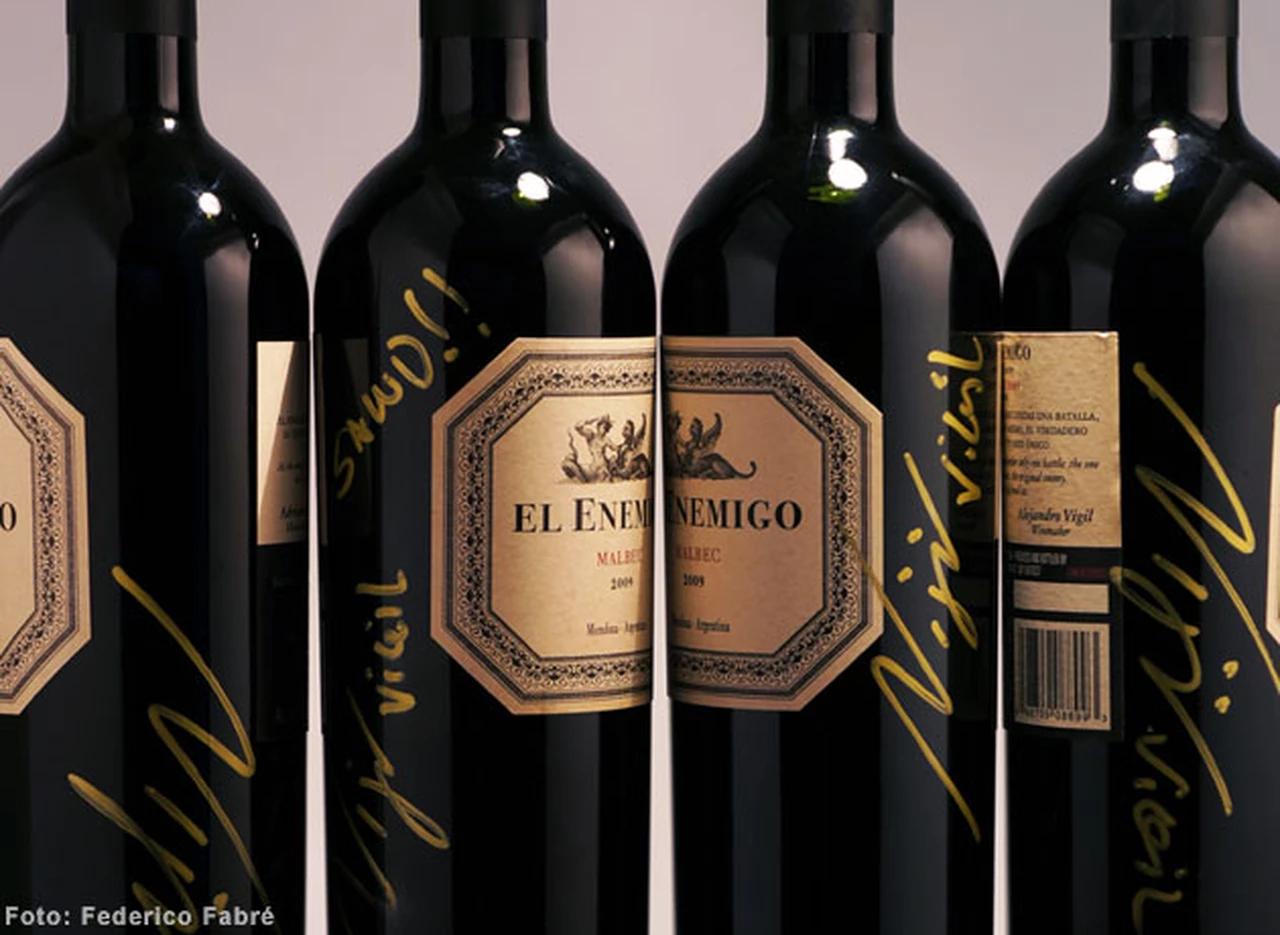 Un vino de colección: ya están los ganadores de las botellas de El Enemigo autografiadas por Alejandro Vigil