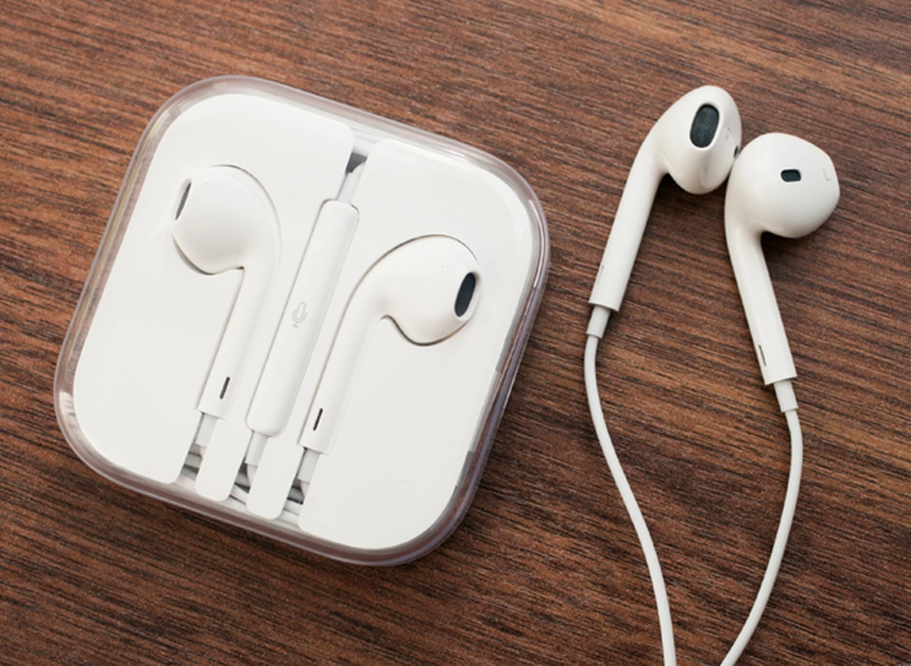 Apple lanzarí­a auriculares que se adaptan al oí­do de los usuarios