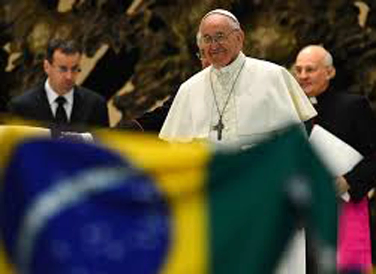 El Banco Central informó cómo se debe comprar reales para ver al Papa en Brasil