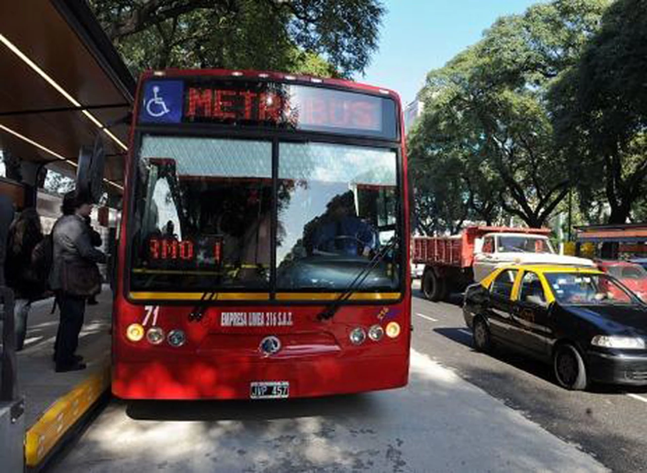 La ciudad piensa en un nuevo Metrobus para el 2014, esta vez en la Autopista 25 de Mayo