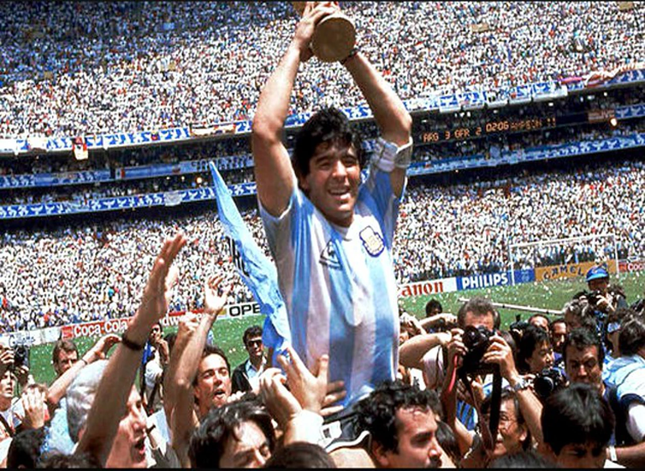 "En dos horas somos campeones del mundo": el video de la arenga de Maradona antes de la final de México 86