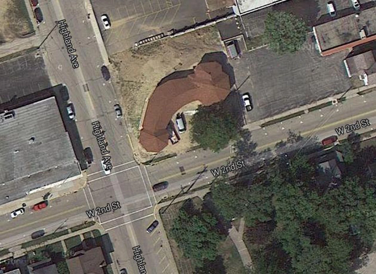 Insólito: a través de Google Earth vecinos descubren que su iglesia tiene forma de pene