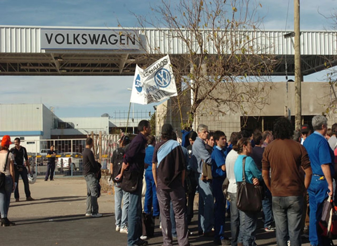 SMATA negocia con Volkswagen el futuro de 700 empleados 