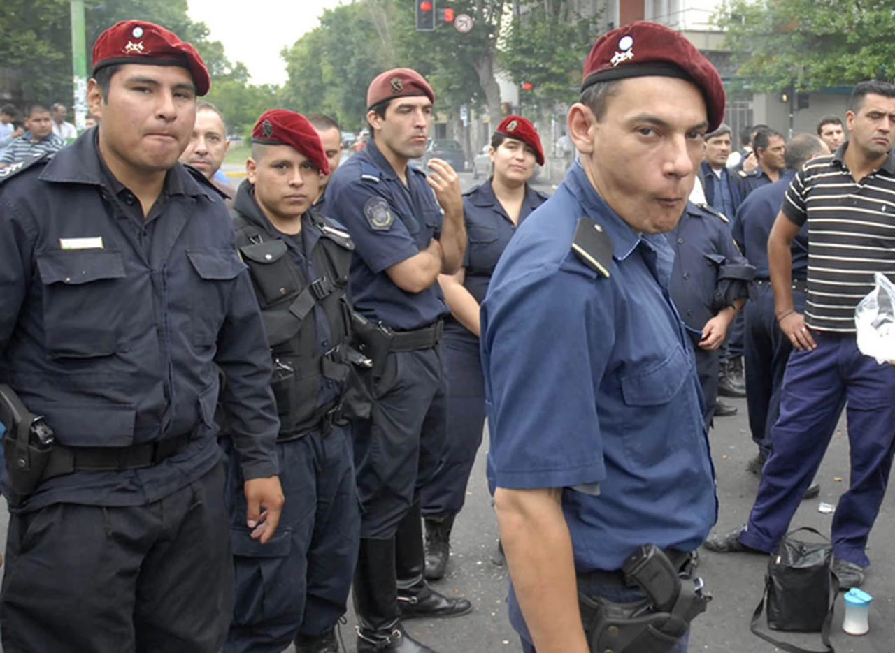 La Rosada pide a gobernadores que den marcha atrás en los acuerdos salariales con los policí­as