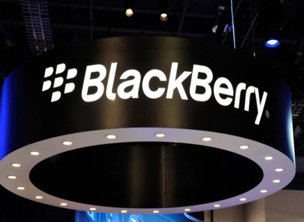 BlackBerry anunció que despedirá empleados de su división de aparatos