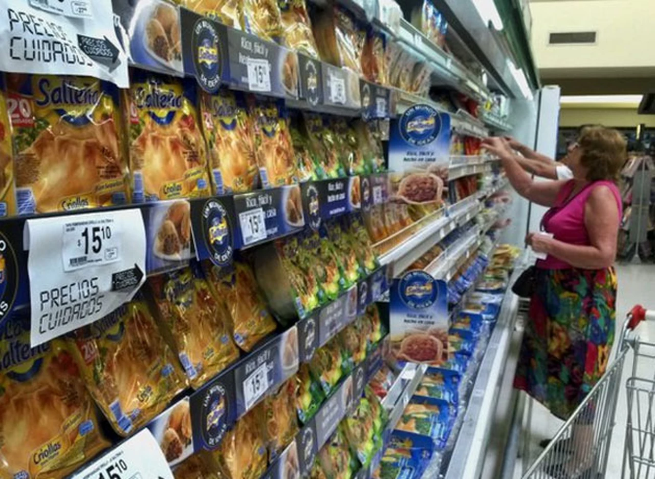 Supermercados advierten que proveedores "están tratando de subir" precios tras la devaluación