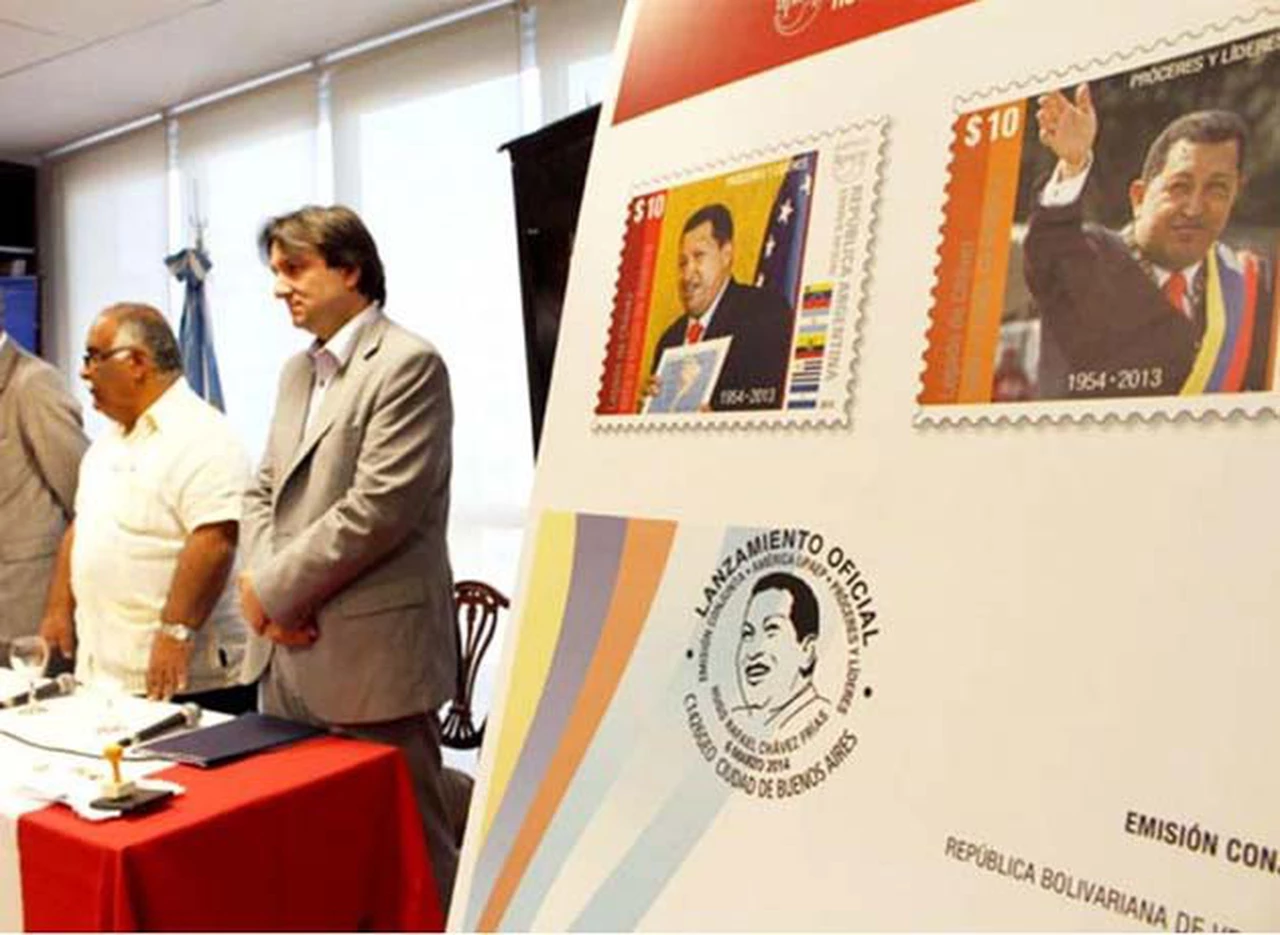 La Argentina emitió sellos postales en honor al ex presidente Hugo Chávez