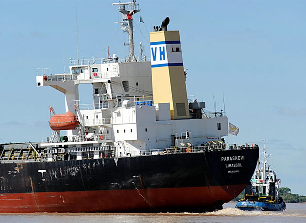 Hay 48 buques varados en puertos agroexportadores por la huelga de aceiteros