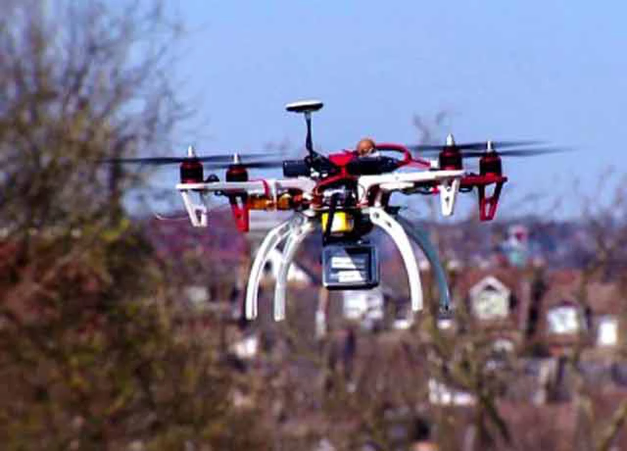 Fabrican un drone que puede robar la información de su teléfono celular