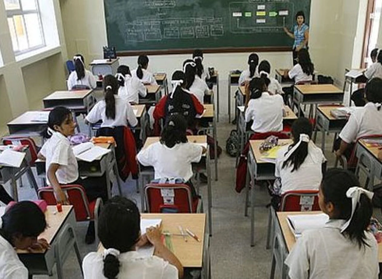 Macri prorrogó la exención de un impuesto a colegios privados