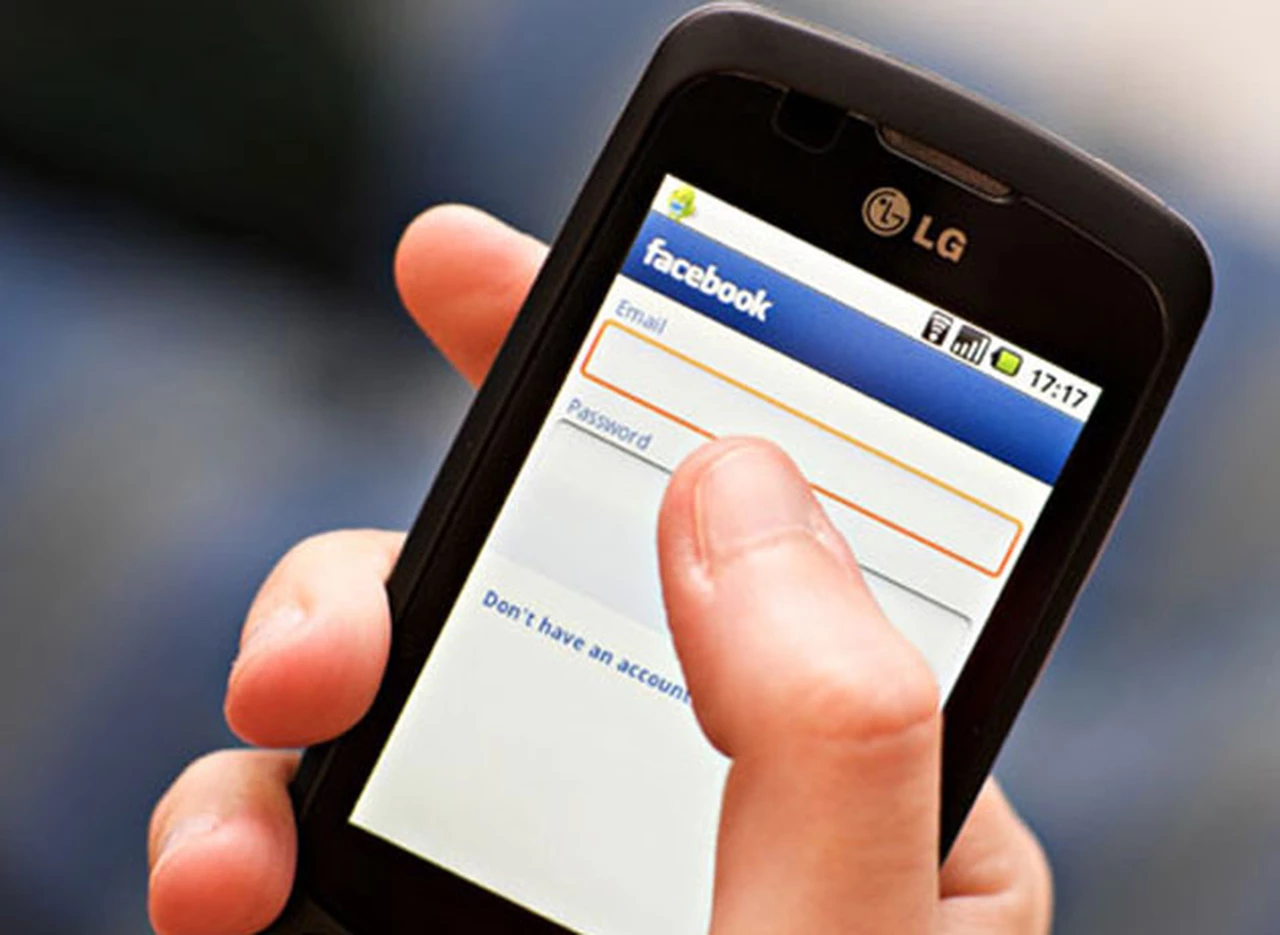 El "smartphone", la gallina de los huevos de oro de Facebook