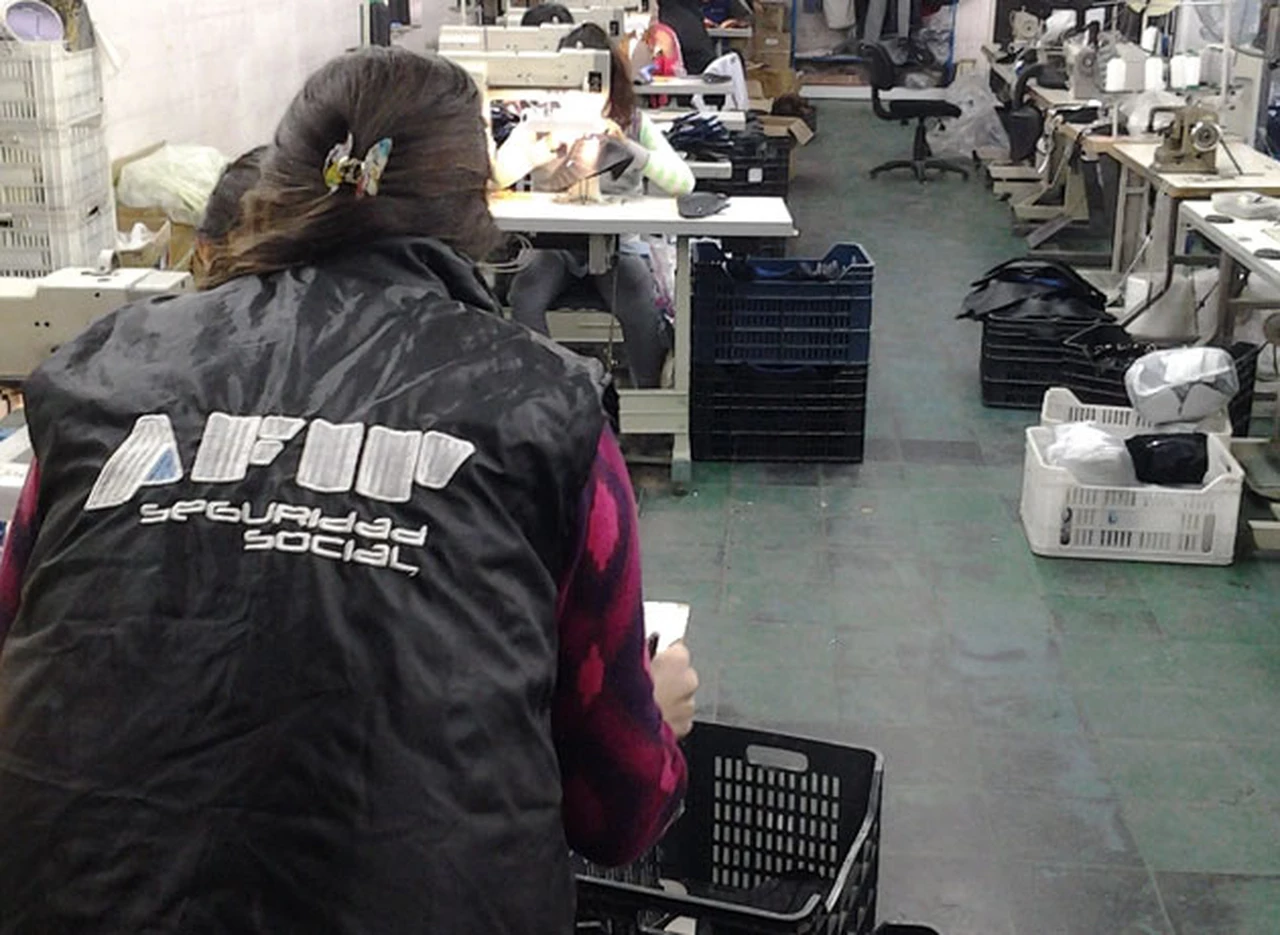 "Calzado informal": la AFIP detectó tres fábricas con empleados en negro 