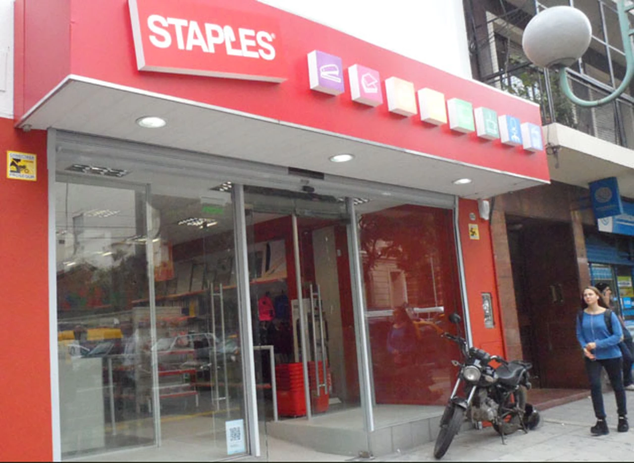 Staples abrió una tienda en Buenos Aires orientada al público universitario