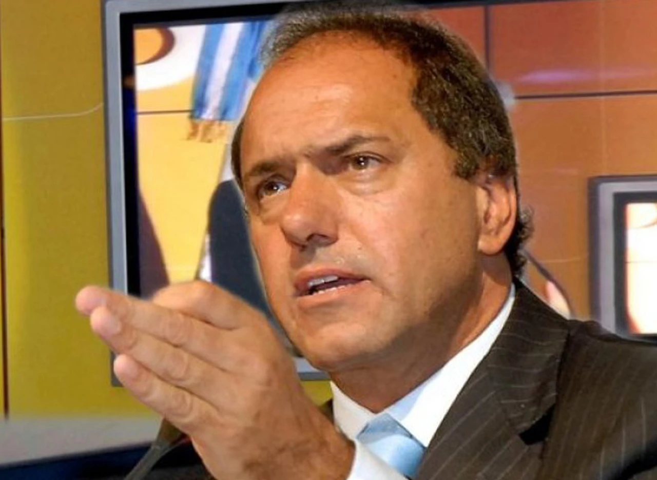 Scioli defendió ante la UIA la suba en la presión impositiva