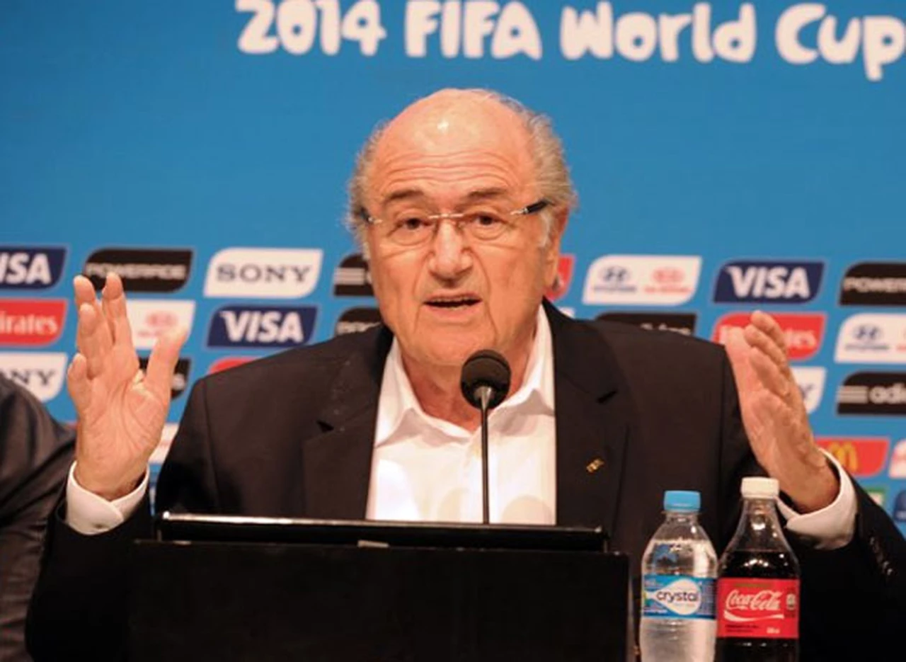 Blatter adelantó que el mundial de Qatar 2022 se jugarí­a en noviembre