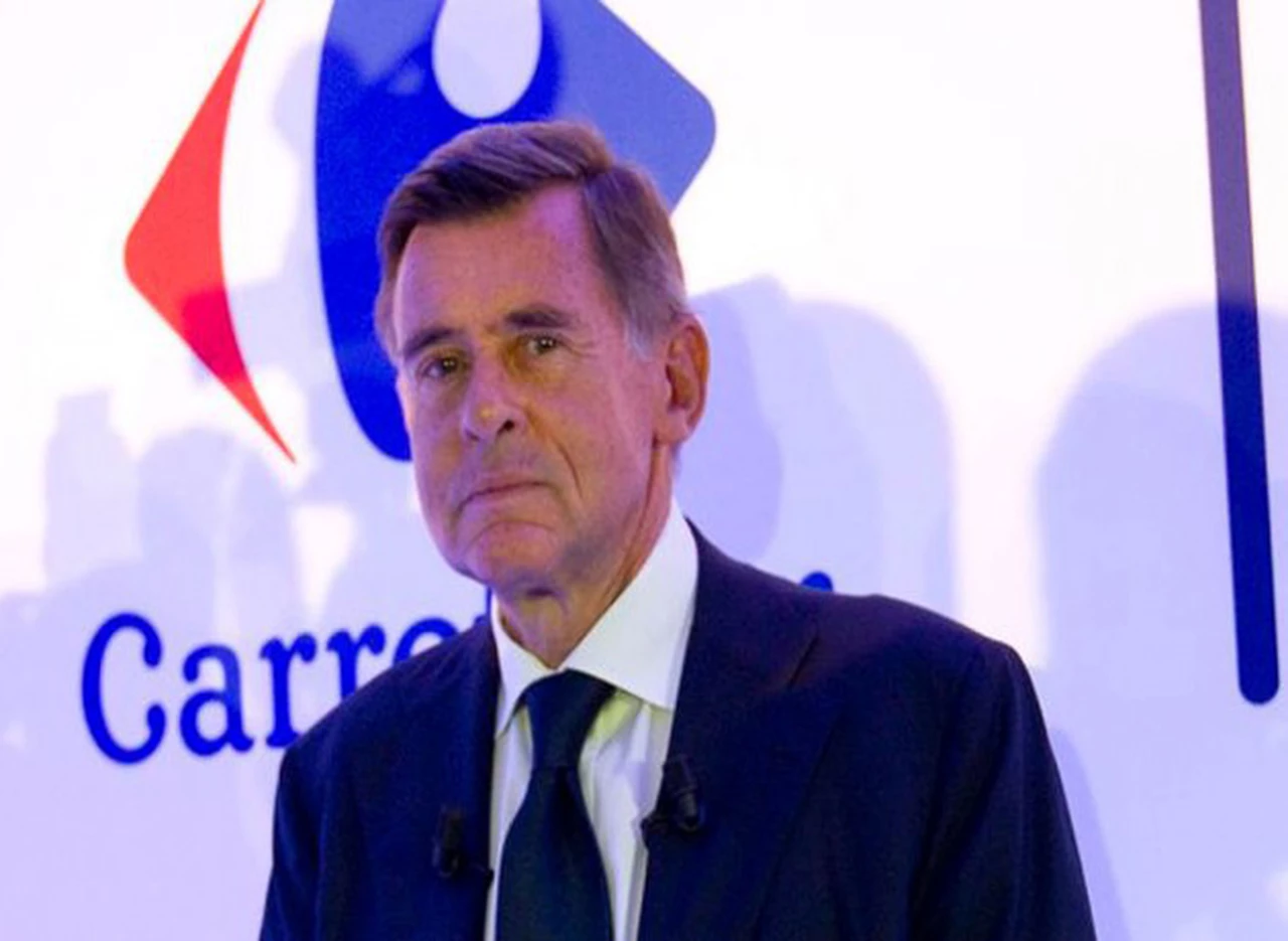 Carrefour desacelerará su plan de inversiones en el paí­s ante un escenario de default