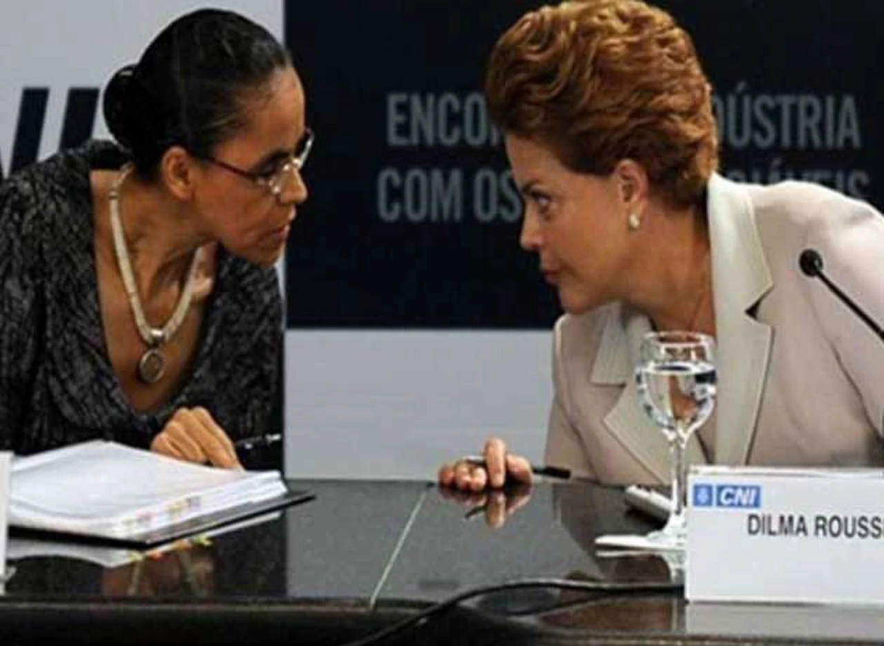 El real se derrumba frente al dólar mientras Dilma se consolida en las encuestas