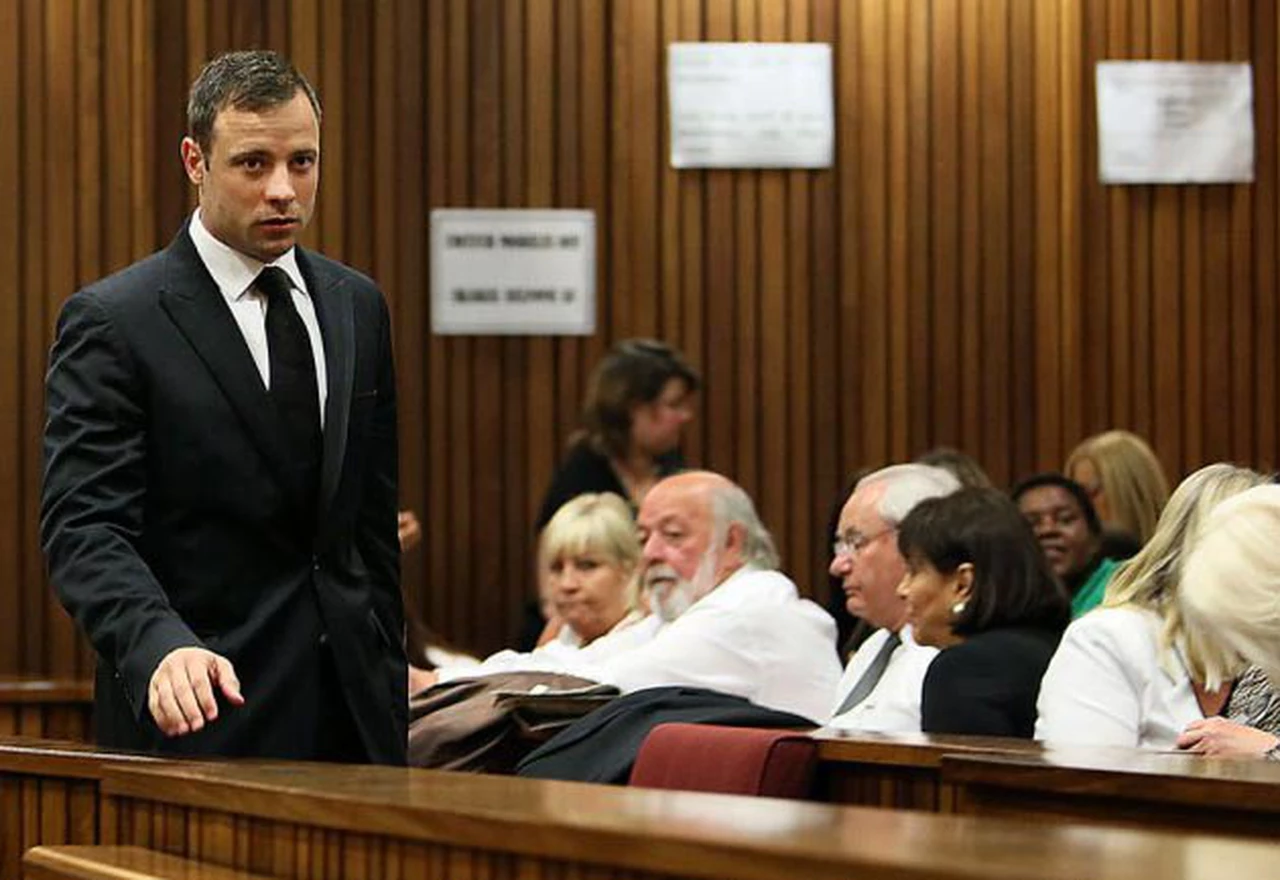 Declaran a Pistorius culpable de matar a su novia pero seguirá libre bajo fianza