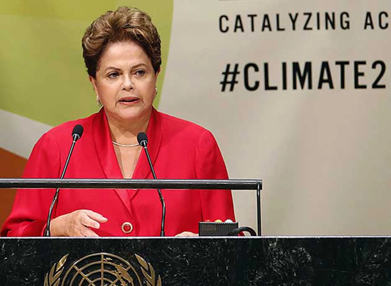 Brasil: un sondeo indica que Rousseff lograrí­a la reelección por estrecho margen
