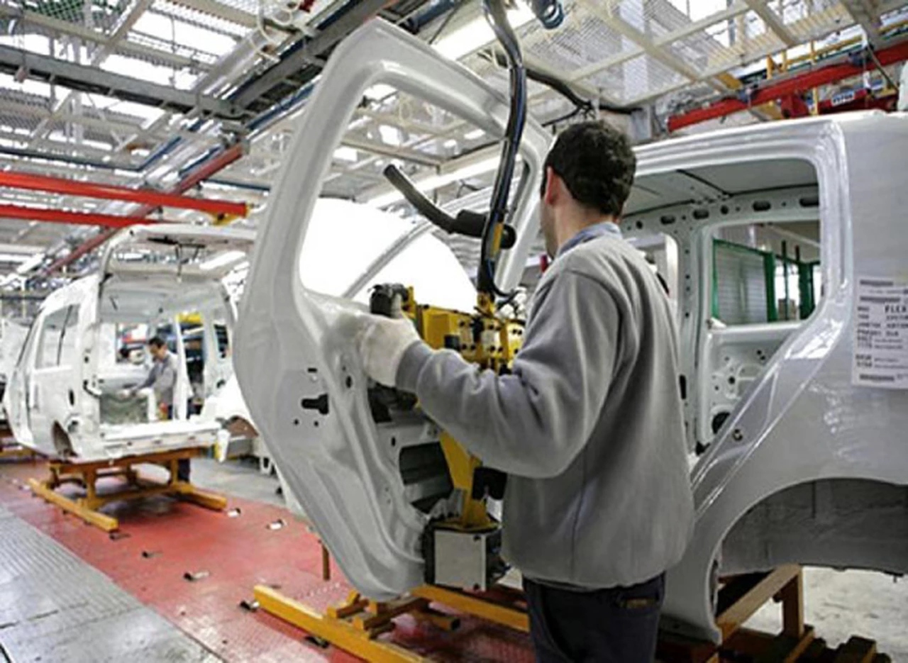 Por cuarto año consecutivo, Mercedes-Benz capacita a sus futuros supervisores de lí­nea 