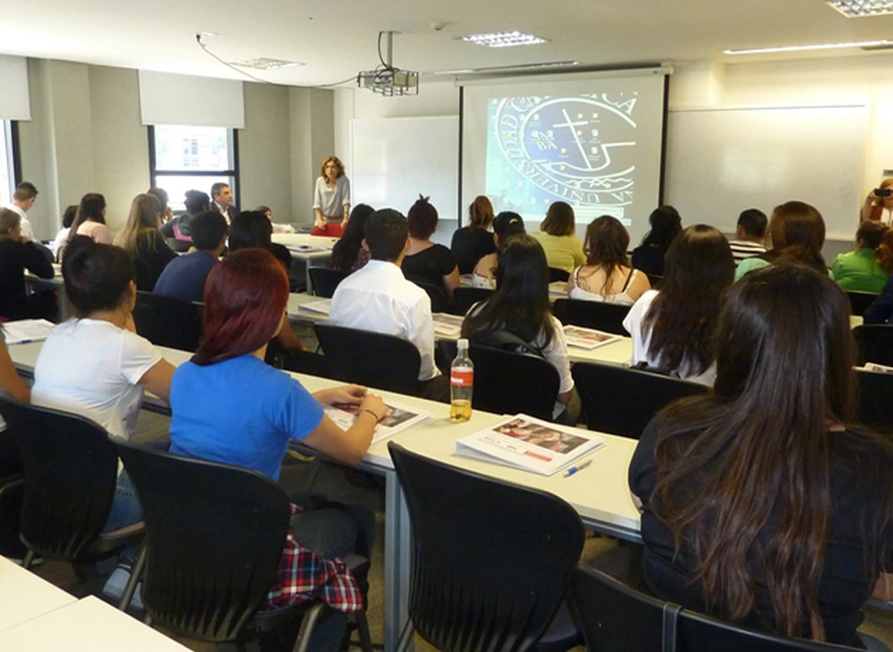 Santander Rí­o impulsa un programa de formación laboral de jóvenes como futuros cajeros comerciales