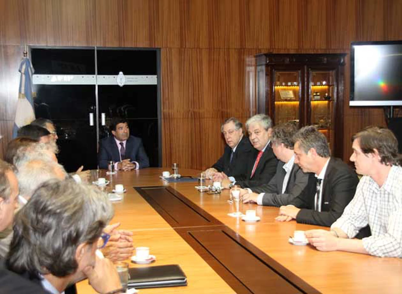 Ricardo Echegaray recibió a los representantes de la industria textil 