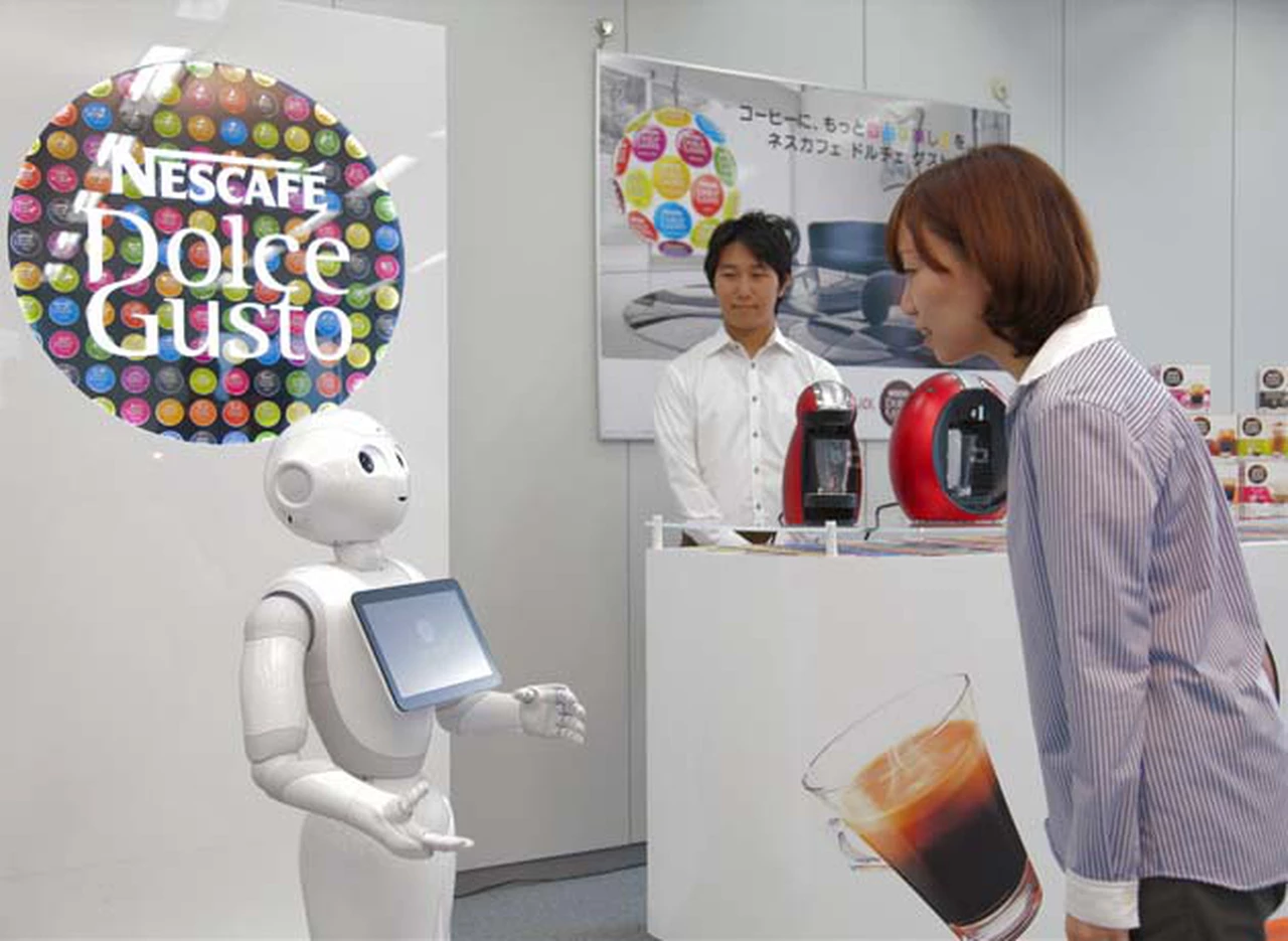 Nestlé lanza en Japón robots humanoides que venden café