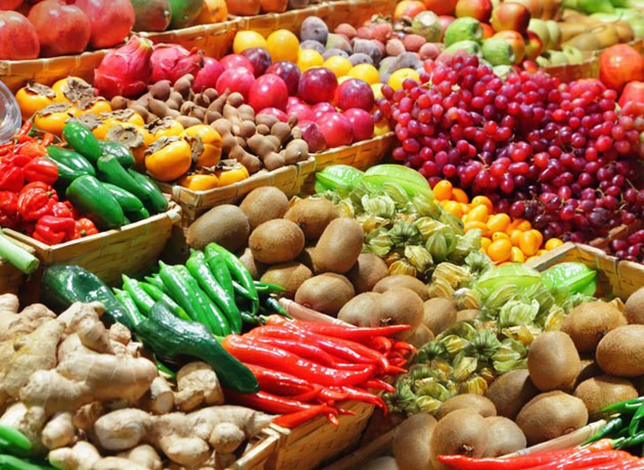 El 60% de las frutas y verduras que se consumen tienen agroquí­micos