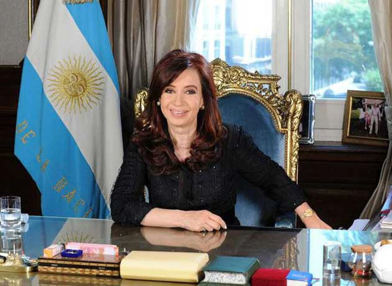 Cristina Kirchner felicitó a Tabaré Vázquez por el triunfo en las elecciones uruguayas