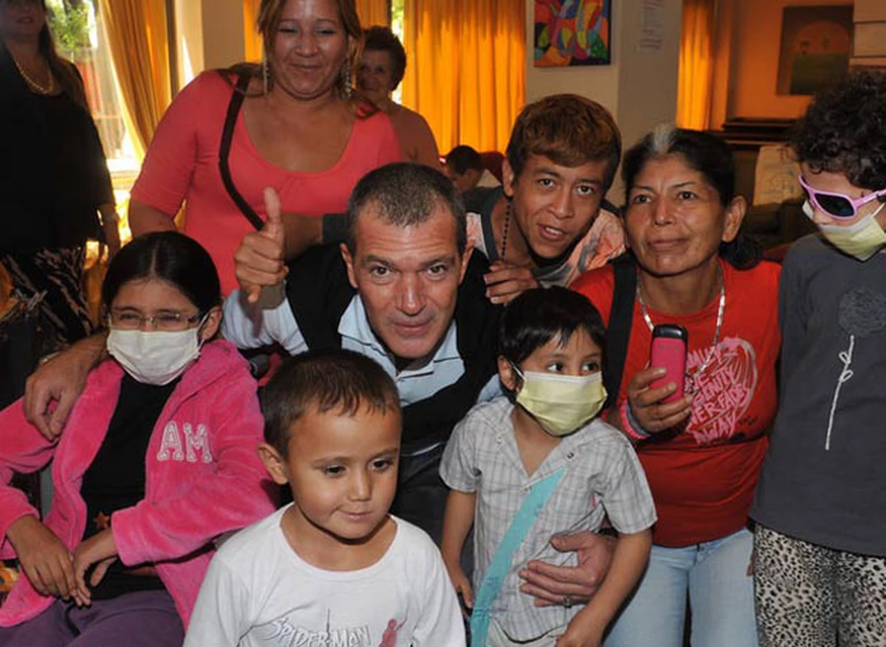 La visita de Antonio Banderas al Hospital Garrahan