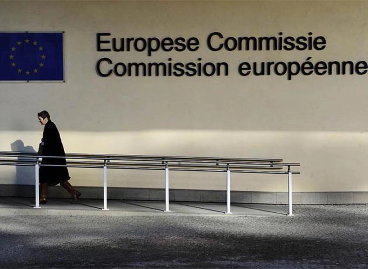 Ultimátum de la Comisión Europea a Facebook, Twitter y Google