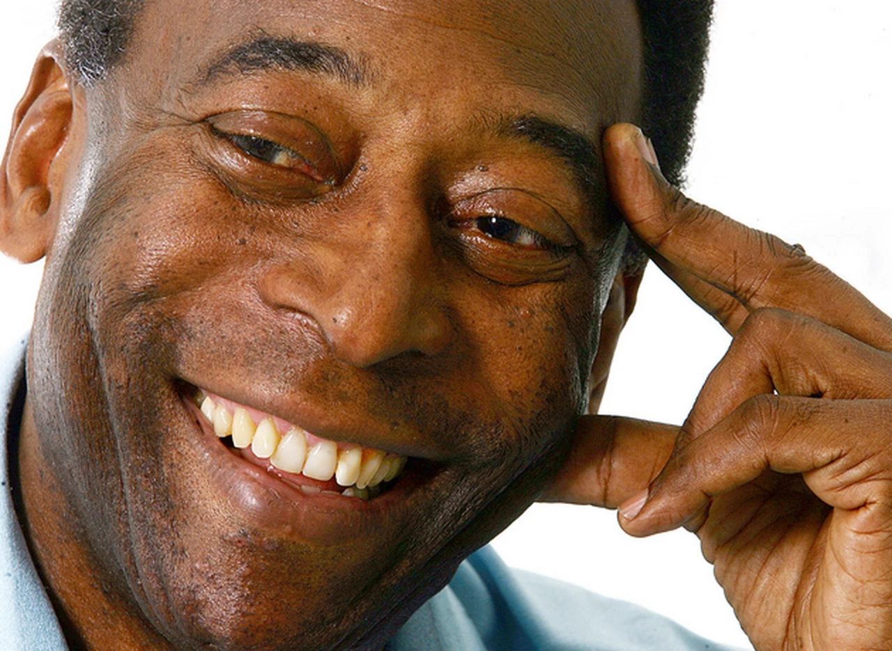 Mejora el estado de salud de Pelé y envió un mensaje a sus fans ví­a Twitter