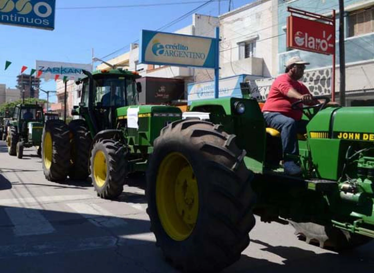 "Tractorazos" para protestar contra la limitación de créditos a productores