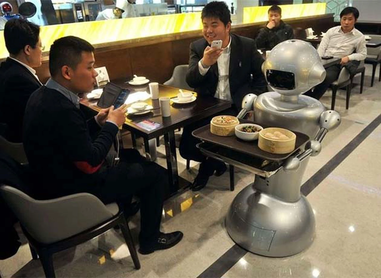 Abrió El Nuevo Restaurante Atendido Por Robots Más Grande De China 9050