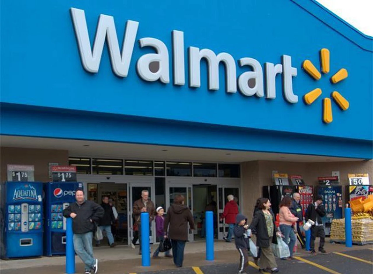 Echan a 55 trabajadores de Walmart en Avellaneda y el personal tomó el hiper