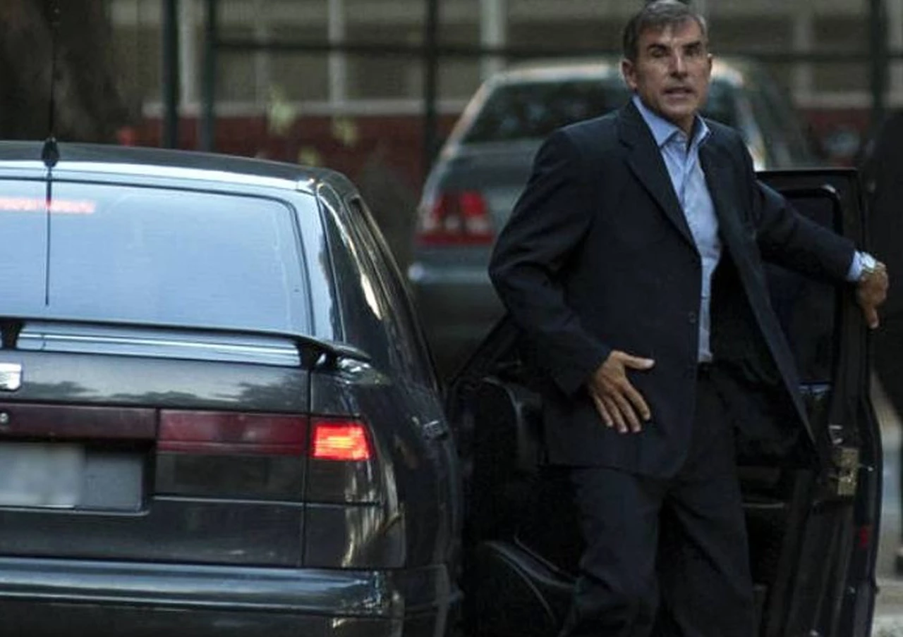 Fiscal que imputó a CFK habló con sus hijos para alertarles lo que se le viene