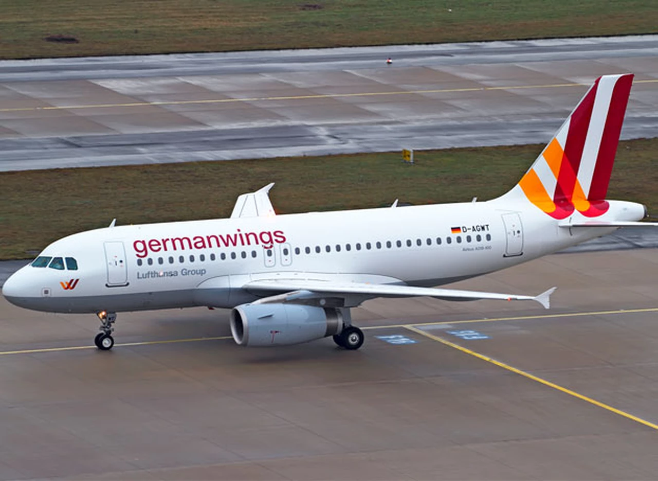 La aerolí­nea que le pide a pilotos contraer matrimonio para evitar tragedias como Germanwings