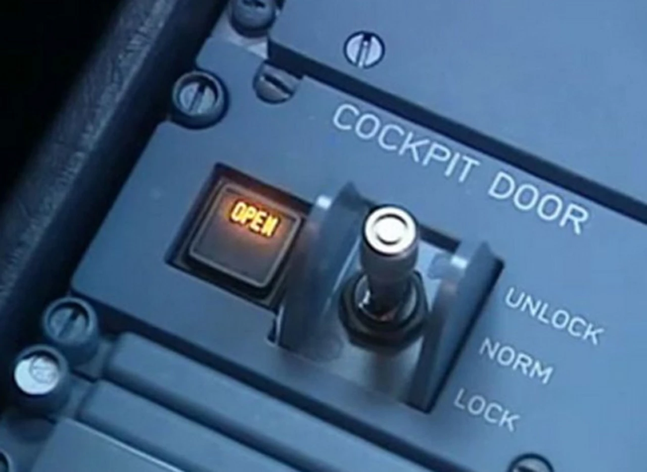 Tragedia aérea de Germanwings: ¿por qué el piloto no pudo acceder a la cabina en pleno vuelo? 