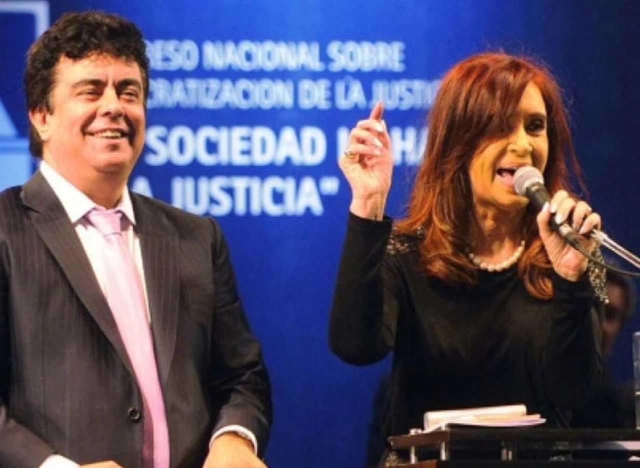 PASO: a pesar del pedido de Cristina, Espinoza se mantiene firme en su candidatura por la provincia