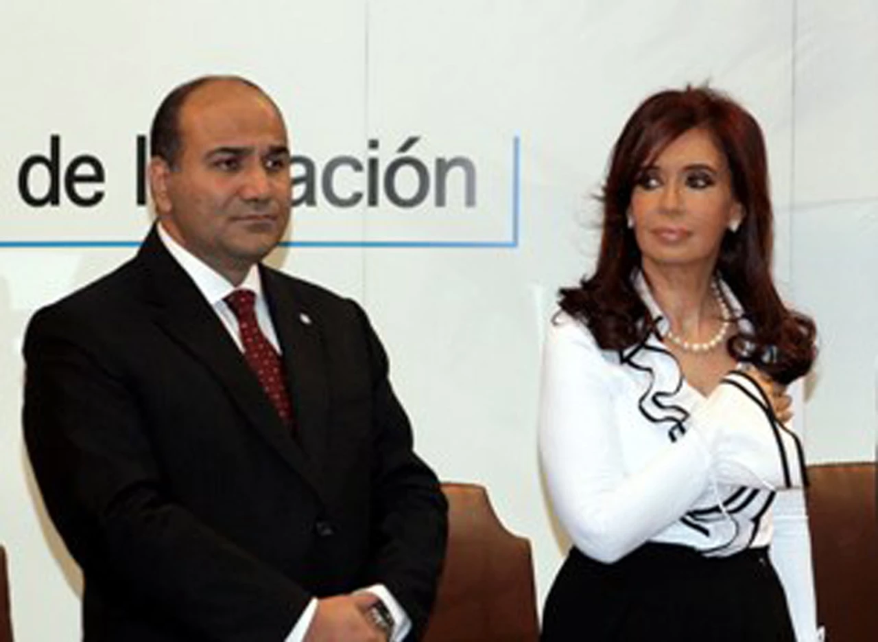 Tucumán podrí­a quedarse acéfala y ya se habla de una intervención nacional